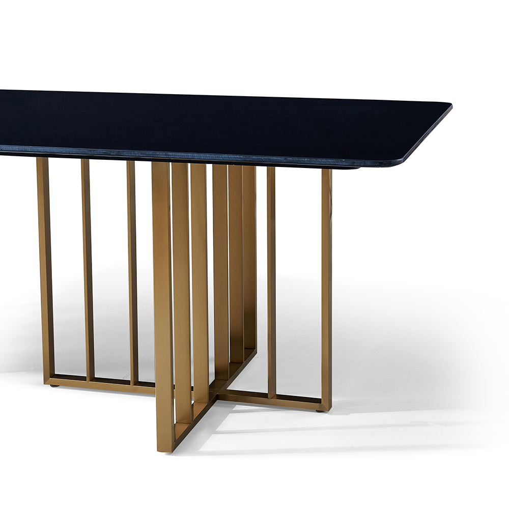 Lea Dining Table